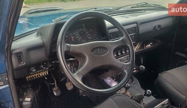 Синій ВАЗ 21214, об'ємом двигуна 1.7 л та пробігом 215 тис. км за 5700 $, фото 5 на Automoto.ua