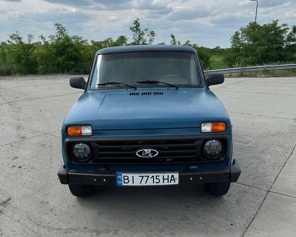 Синий ВАЗ 21214, объемом двигателя 1.69 л и пробегом 300 тыс. км за 3700 $, фото 5 на Automoto.ua