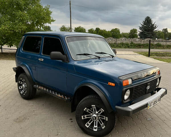 Синий ВАЗ 21214, объемом двигателя 1.7 л и пробегом 67 тыс. км за 5200 $, фото 4 на Automoto.ua