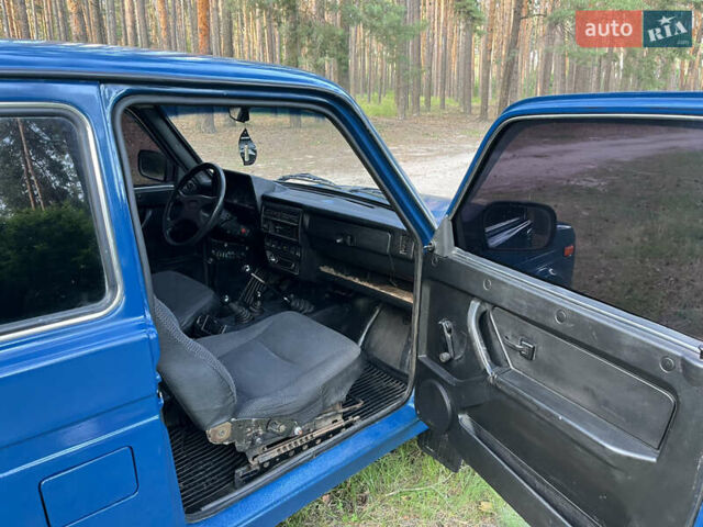 Синій ВАЗ 21214, об'ємом двигуна 1.7 л та пробігом 220 тис. км за 3500 $, фото 9 на Automoto.ua
