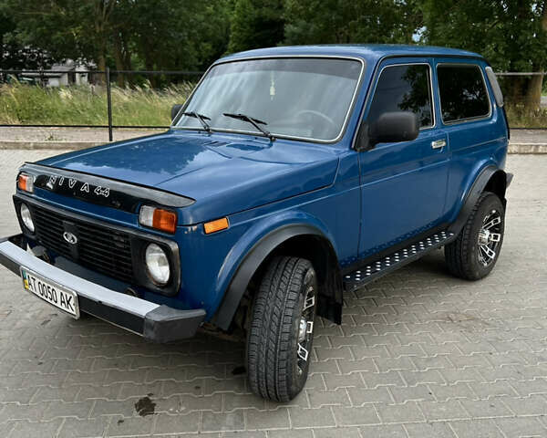Синий ВАЗ 21214, объемом двигателя 1.7 л и пробегом 67 тыс. км за 5200 $, фото 12 на Automoto.ua