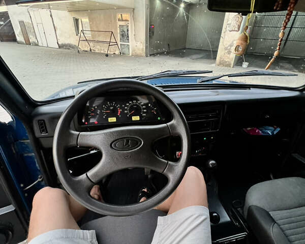 Синий ВАЗ 21214, объемом двигателя 1.7 л и пробегом 67 тыс. км за 5200 $, фото 18 на Automoto.ua