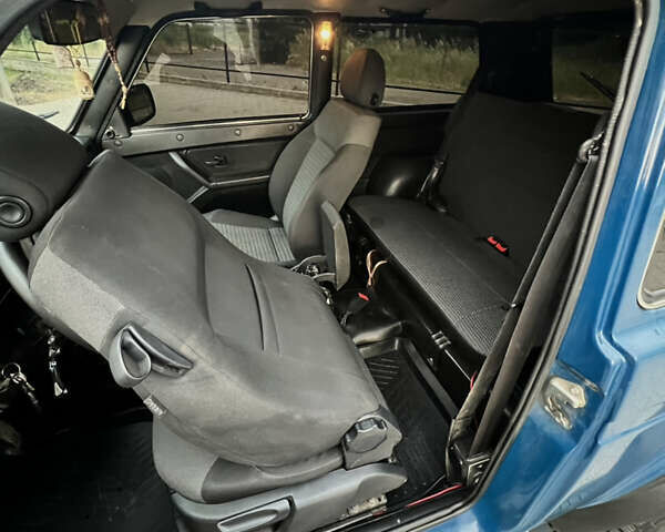 Синий ВАЗ 21214, объемом двигателя 1.7 л и пробегом 67 тыс. км за 5200 $, фото 15 на Automoto.ua