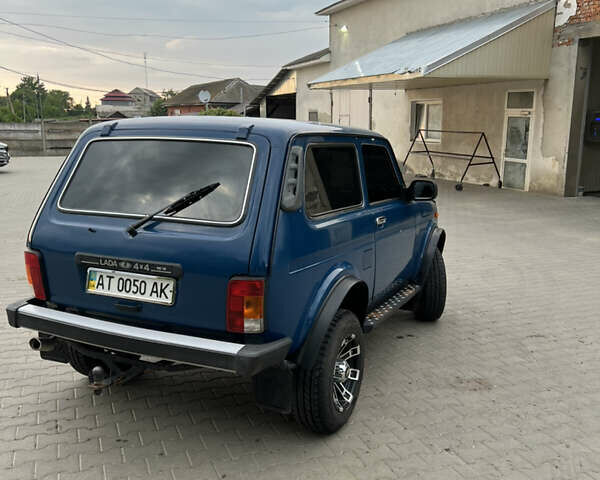 Синий ВАЗ 21214, объемом двигателя 1.7 л и пробегом 67 тыс. км за 5200 $, фото 7 на Automoto.ua