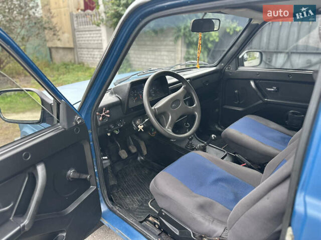 Синий ВАЗ 21214, объемом двигателя 1.69 л и пробегом 100 тыс. км за 3500 $, фото 8 на Automoto.ua