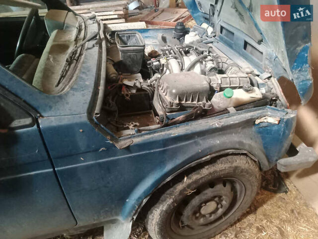 Синій ВАЗ 21214, об'ємом двигуна 1.7 л та пробігом 140 тис. км за 1550 $, фото 3 на Automoto.ua