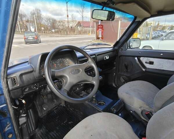 Синій ВАЗ 21214, об'ємом двигуна 1.7 л та пробігом 202 тис. км за 3800 $, фото 5 на Automoto.ua