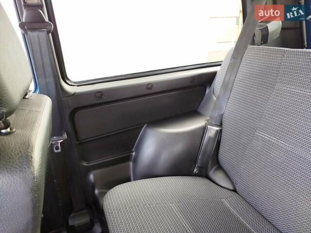 Синий ВАЗ 21214, объемом двигателя 1.7 л и пробегом 20 тыс. км за 8200 $, фото 95 на Automoto.ua