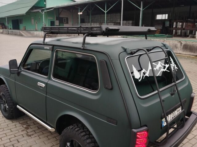 Зелений ВАЗ 21214, об'ємом двигуна 1.7 л та пробігом 150 тис. км за 4850 $, фото 3 на Automoto.ua