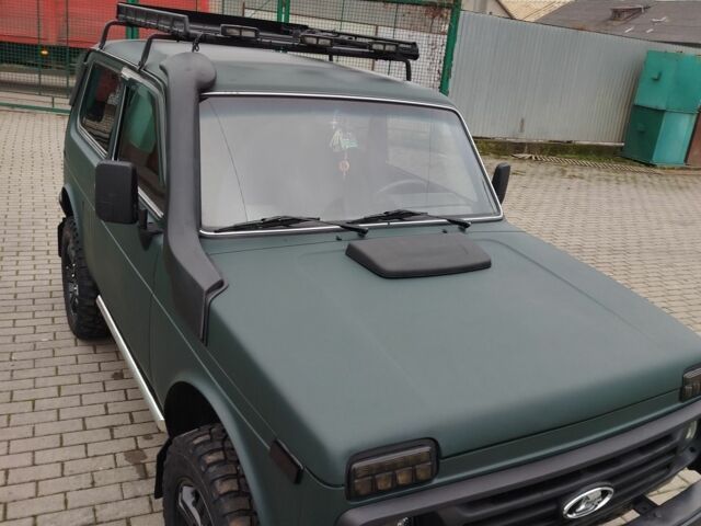 Зелений ВАЗ 21214, об'ємом двигуна 1.7 л та пробігом 150 тис. км за 4850 $, фото 11 на Automoto.ua