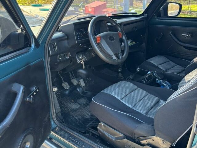 Зеленый ВАЗ 21214, объемом двигателя 1.7 л и пробегом 240 тыс. км за 4500 $, фото 3 на Automoto.ua