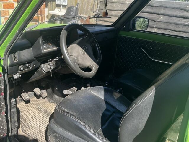 Зелений ВАЗ 21214, об'ємом двигуна 1.7 л та пробігом 160 тис. км за 2800 $, фото 5 на Automoto.ua