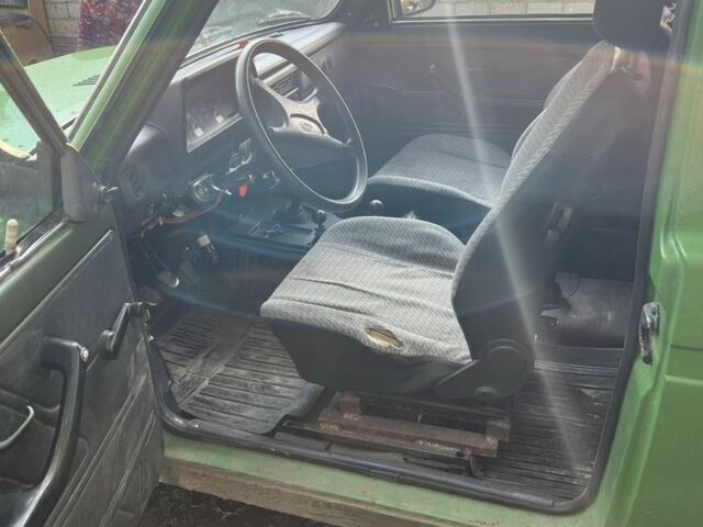 Зелений ВАЗ 21214, об'ємом двигуна 1.7 л та пробігом 2 тис. км за 3000 $, фото 5 на Automoto.ua