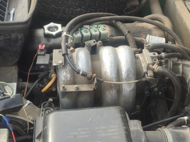 Зеленый ВАЗ 21214, объемом двигателя 1.7 л и пробегом 32 тыс. км за 3000 $, фото 2 на Automoto.ua