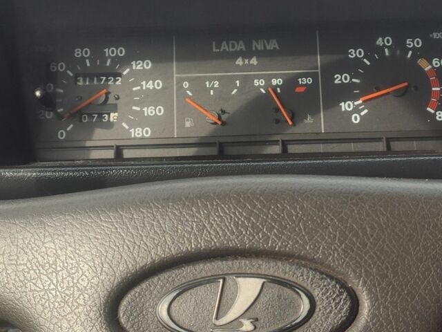 Зеленый ВАЗ 21214, объемом двигателя 1.7 л и пробегом 32 тыс. км за 3000 $, фото 1 на Automoto.ua