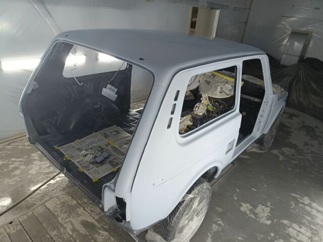 Зелений ВАЗ 21214, об'ємом двигуна 1.7 л та пробігом 1 тис. км за 3800 $, фото 10 на Automoto.ua