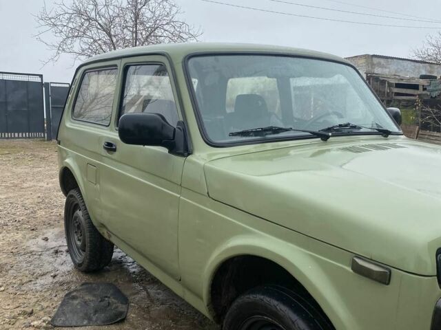 Зелений ВАЗ 21214, об'ємом двигуна 1.7 л та пробігом 300 тис. км за 2607 $, фото 1 на Automoto.ua