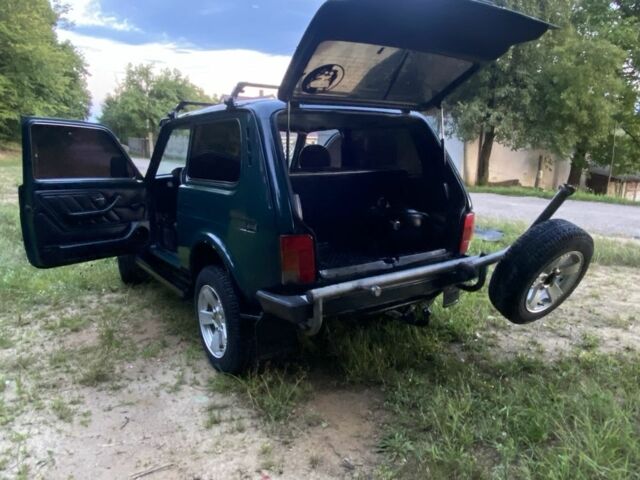 Зеленый ВАЗ 21214, объемом двигателя 1.7 л и пробегом 165 тыс. км за 3650 $, фото 5 на Automoto.ua