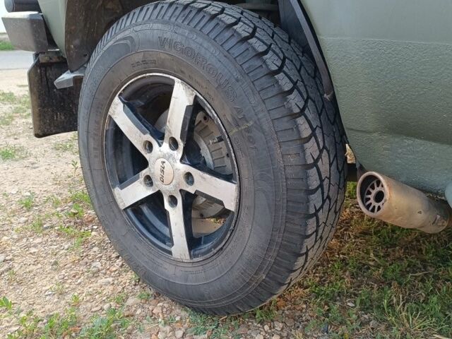 Зеленый ВАЗ 21214, объемом двигателя 1.7 л и пробегом 230 тыс. км за 3300 $, фото 8 на Automoto.ua