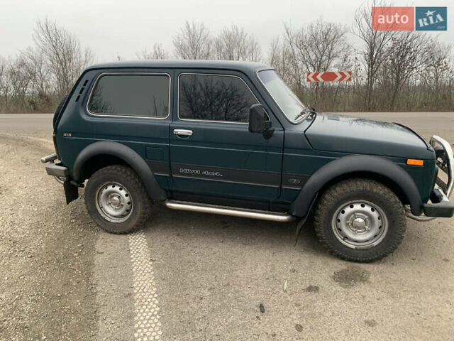 Зеленый ВАЗ 21214, объемом двигателя 1.7 л и пробегом 175 тыс. км за 3300 $, фото 3 на Automoto.ua