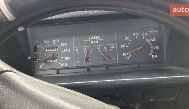 Зелений ВАЗ 21214, об'ємом двигуна 1.7 л та пробігом 224 тис. км за 4000 $, фото 3 на Automoto.ua