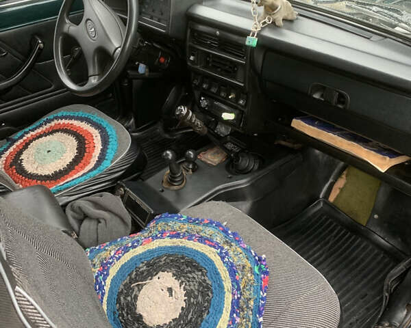 Зеленый ВАЗ 21214, объемом двигателя 1.7 л и пробегом 178 тыс. км за 3800 $, фото 5 на Automoto.ua