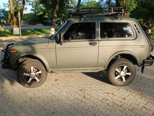 Зеленый ВАЗ 21214, объемом двигателя 1.7 л и пробегом 230 тыс. км за 3300 $, фото 3 на Automoto.ua