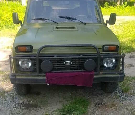 Зелений ВАЗ 21214, об'ємом двигуна 1.69 л та пробігом 90 тис. км за 3000 $, фото 2 на Automoto.ua