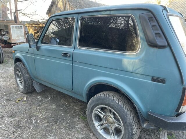 Зеленый ВАЗ 21214, объемом двигателя 1.7 л и пробегом 235 тыс. км за 2600 $, фото 3 на Automoto.ua