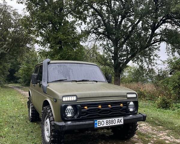 Зелений ВАЗ 21214, об'ємом двигуна 1.7 л та пробігом 140 тис. км за 4500 $, фото 3 на Automoto.ua