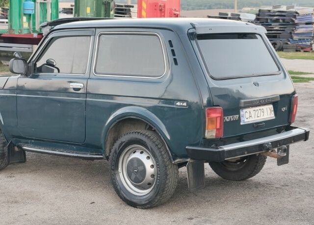 Зеленый ВАЗ 21214, объемом двигателя 1.7 л и пробегом 222 тыс. км за 3800 $, фото 12 на Automoto.ua