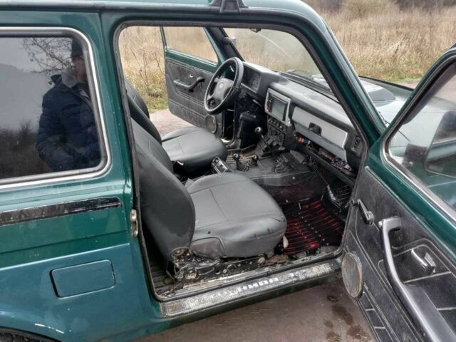 Зелений ВАЗ 21214, об'ємом двигуна 1.7 л та пробігом 151 тис. км за 2800 $, фото 9 на Automoto.ua