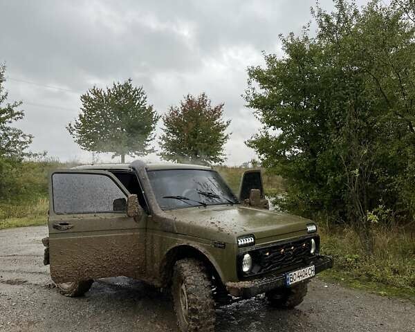 Зелений ВАЗ 21214, об'ємом двигуна 1.7 л та пробігом 140 тис. км за 4500 $, фото 2 на Automoto.ua