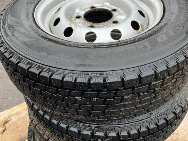 Зелений ВАЗ 21214, об'ємом двигуна 1.7 л та пробігом 151 тис. км за 2800 $, фото 13 на Automoto.ua