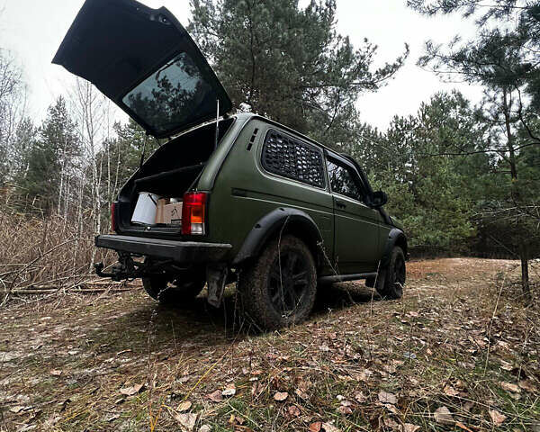 ВАЗ 21214 2010 в Днепре (Днепропетровске) на Automoto.ua Зеленый ВАЗ 21214, объемом двигателя 1.7 л и пробегом 122 тыс. км за 7000 $, фото 5 на Automoto.ua