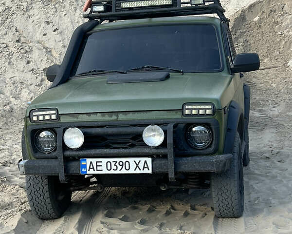 ВАЗ 21214 2010 в Днепре (Днепропетровске) на Automoto.ua Зеленый ВАЗ 21214, объемом двигателя 1.7 л и пробегом 122 тыс. км за 7000 $, фото 9 на Automoto.ua