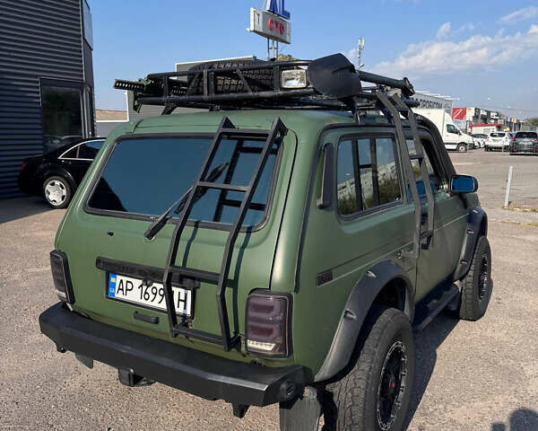 Зеленый ВАЗ 21214, объемом двигателя 1.69 л и пробегом 175 тыс. км за 6999 $, фото 3 на Automoto.ua