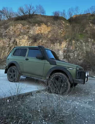 ВАЗ 21214 2010 в Днепре (Днепропетровске) на Automoto.ua Зеленый ВАЗ 21214, объемом двигателя 1.7 л и пробегом 122 тыс. км за 7000 $, фото 16 на Automoto.ua