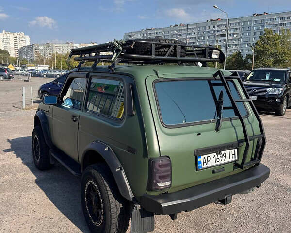 Зеленый ВАЗ 21214, объемом двигателя 1.69 л и пробегом 175 тыс. км за 6999 $, фото 5 на Automoto.ua