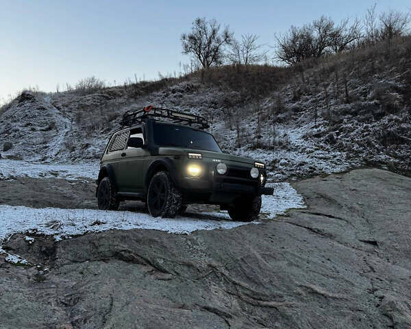 ВАЗ 21214 2010 в Днепре (Днепропетровске) на Automoto.ua Зеленый ВАЗ 21214, объемом двигателя 1.7 л и пробегом 122 тыс. км за 7000 $, фото 21 на Automoto.ua