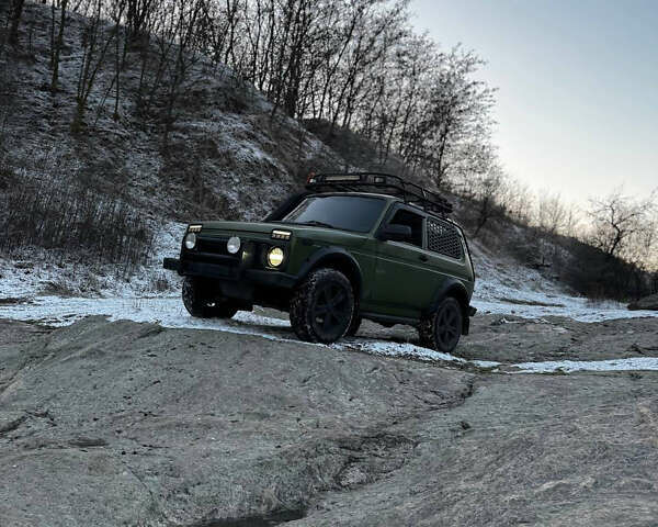 ВАЗ 21214 2010 в Днепре (Днепропетровске) на Automoto.ua Зеленый ВАЗ 21214, объемом двигателя 1.7 л и пробегом 122 тыс. км за 7000 $, фото 22 на Automoto.ua