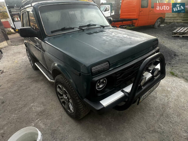 Зеленый ВАЗ 21214, объемом двигателя 1.69 л и пробегом 205 тыс. км за 3300 $, фото 5 на Automoto.ua