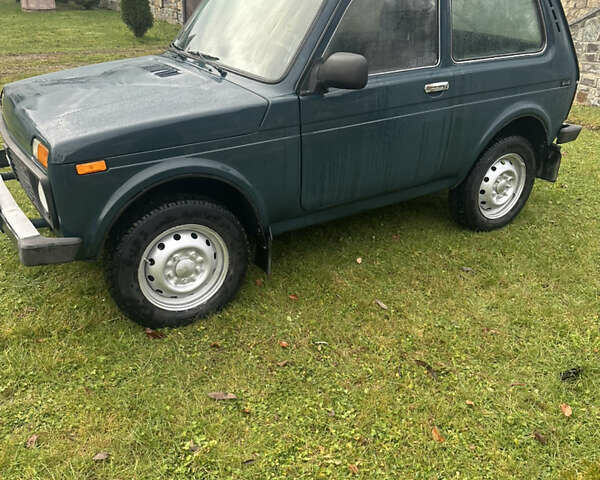 Зеленый ВАЗ 21214, объемом двигателя 1.7 л и пробегом 240 тыс. км за 3800 $, фото 2 на Automoto.ua