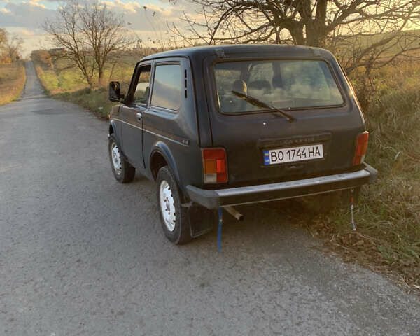 Зеленый ВАЗ 21214, объемом двигателя 1.7 л и пробегом 300 тыс. км за 3000 $, фото 1 на Automoto.ua