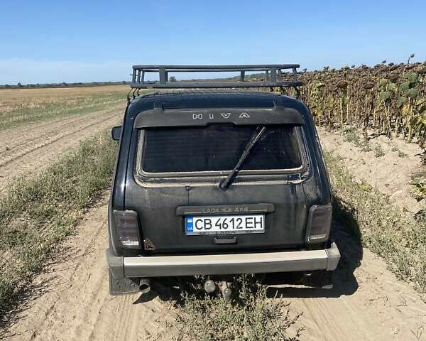 Зеленый ВАЗ 21214, объемом двигателя 1.69 л и пробегом 300 тыс. км за 3200 $, фото 1 на Automoto.ua