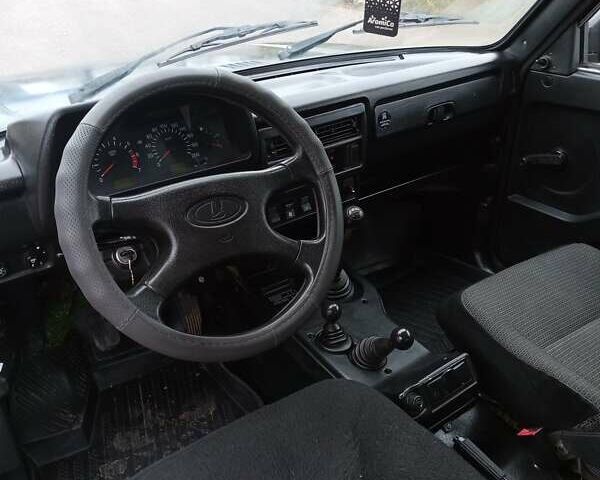 Зеленый ВАЗ 21214, объемом двигателя 1.7 л и пробегом 322 тыс. км за 3800 $, фото 8 на Automoto.ua