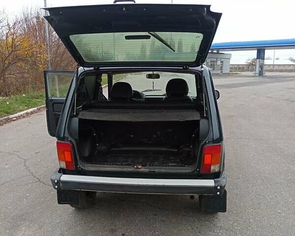 Зеленый ВАЗ 21214, объемом двигателя 1.7 л и пробегом 322 тыс. км за 3800 $, фото 3 на Automoto.ua