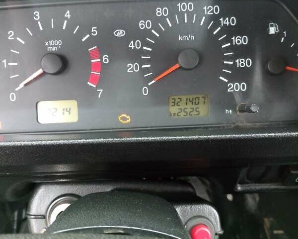 Зеленый ВАЗ 21214, объемом двигателя 1.7 л и пробегом 322 тыс. км за 3800 $, фото 1 на Automoto.ua