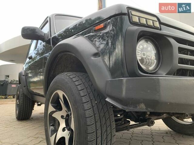 Зелений ВАЗ 21214, об'ємом двигуна 1.69 л та пробігом 122 тис. км за 6700 $, фото 62 на Automoto.ua