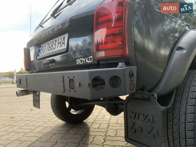 Зелений ВАЗ 21214, об'ємом двигуна 1.69 л та пробігом 122 тис. км за 6700 $, фото 8 на Automoto.ua